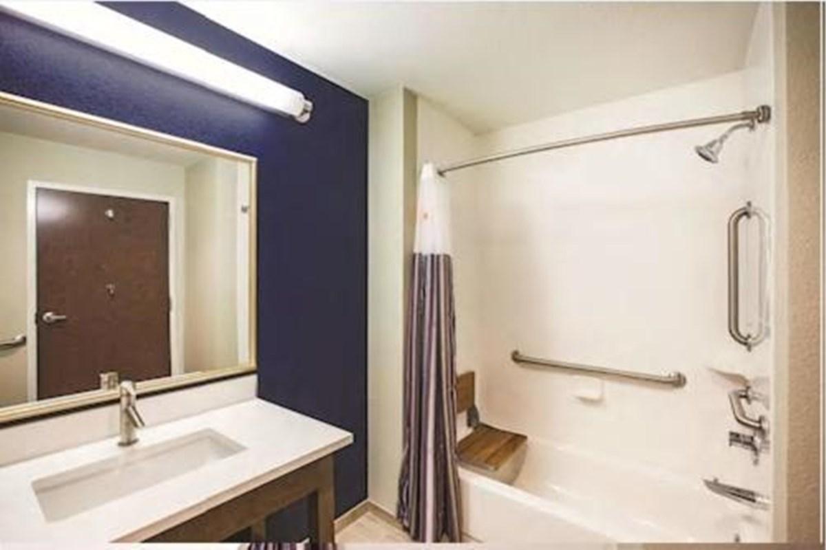 La Quinta By Wyndham Omaha Airport Downtown Hotell Carter Lake Exteriör bild