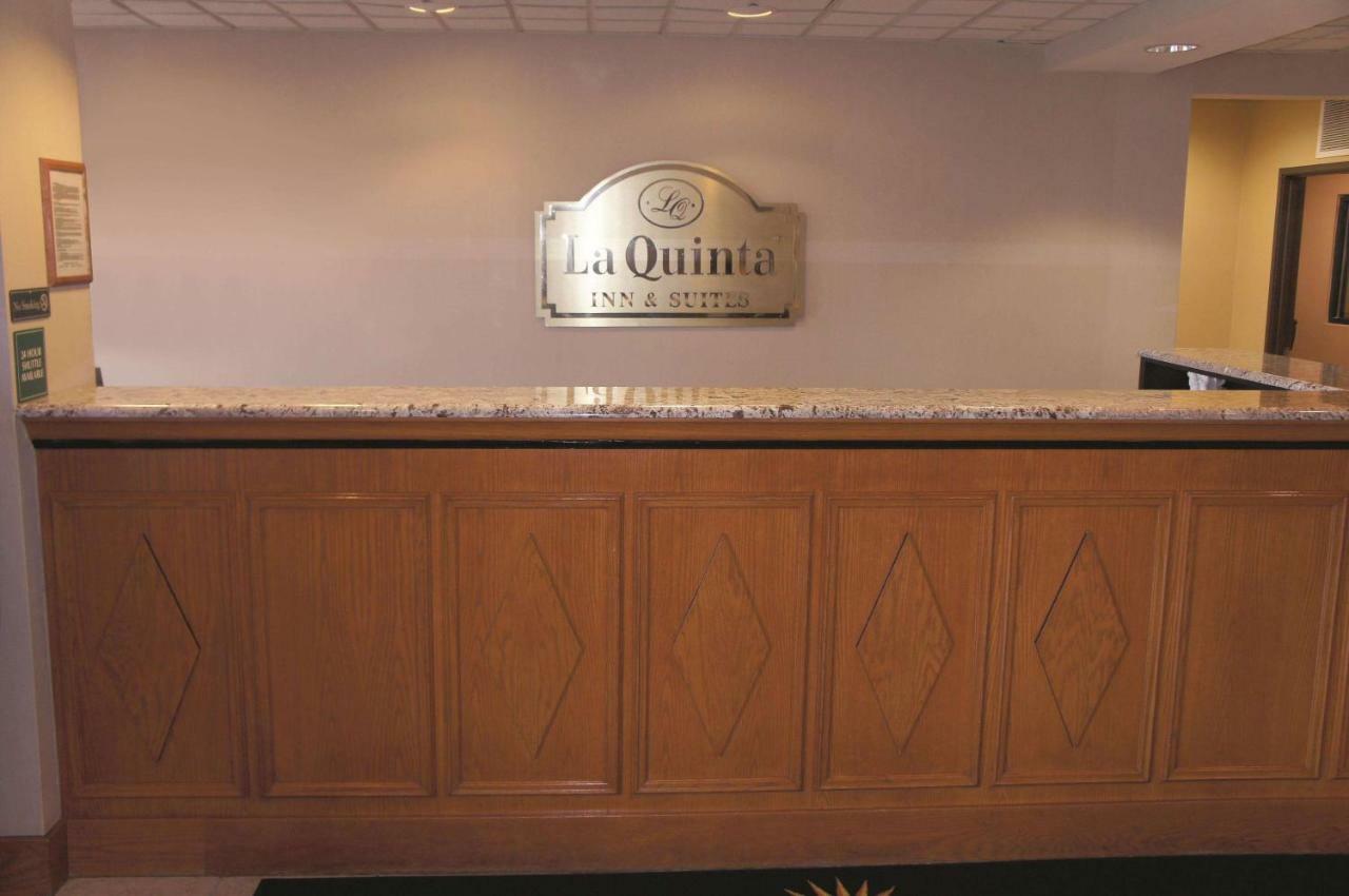 La Quinta By Wyndham Omaha Airport Downtown Hotell Carter Lake Exteriör bild