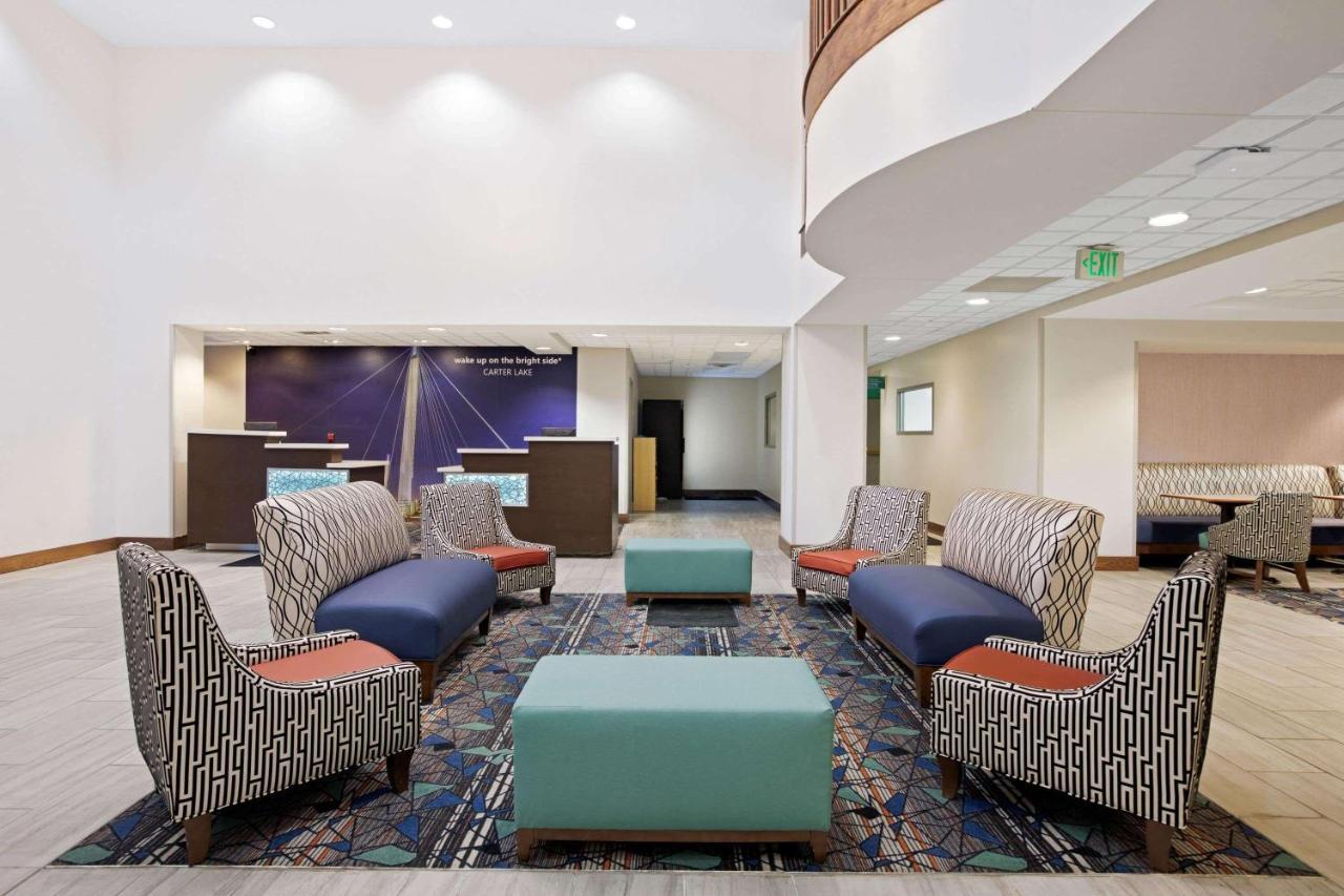 La Quinta By Wyndham Omaha Airport Downtown Hotell Carter Lake Exteriör bild