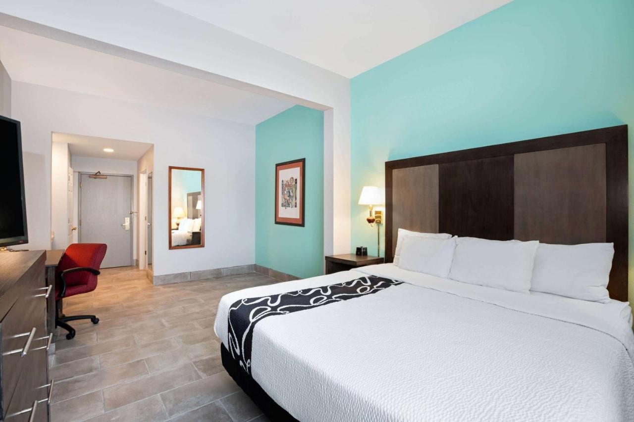 La Quinta By Wyndham Omaha Airport Downtown Hotell Carter Lake Exteriör bild